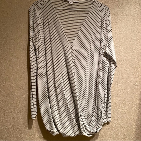 White Sweater with Pinstripe detail - Picture 1 of 2